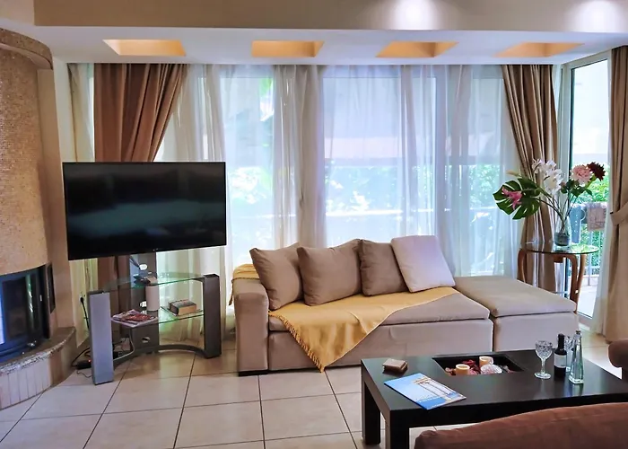 A1 Elegant Vouliagmeni Apt In A Unique Spot
